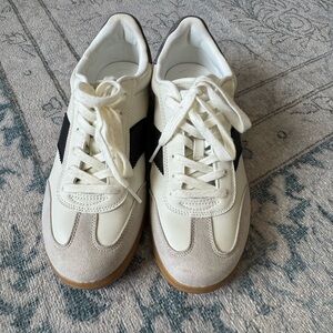 Universal Thread Cream and Black Gum Sole Sneakers